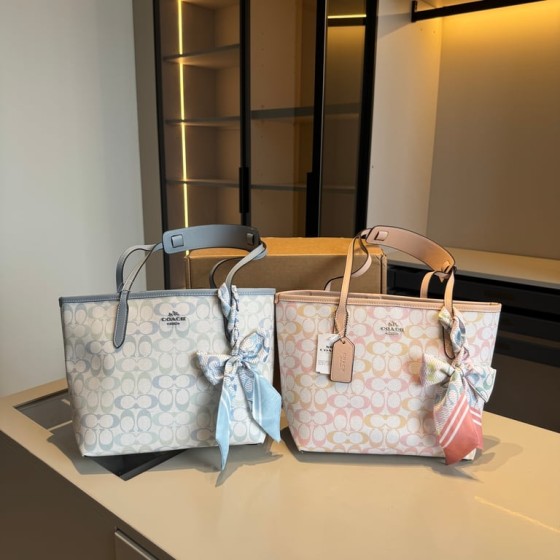 City Tote Bag with Scarf Accessory
